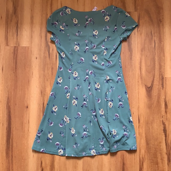 Alpha | Floral Dress - Picture 3 of 5